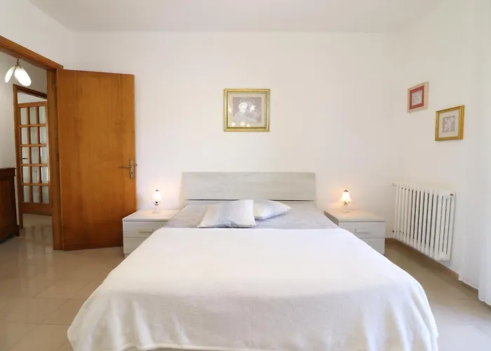 Semesterbostad Casa Ambra A *